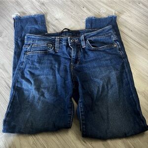 Joe’s Jeans women’s the skinny Raw Hem Jeans 27” inseam size 26 / 2